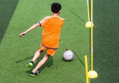 成人足球动作视频大全,成人足球动作视频大全解析