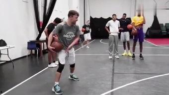 成人拳击桩训练视频讲解,高效提升拳击技巧与体能